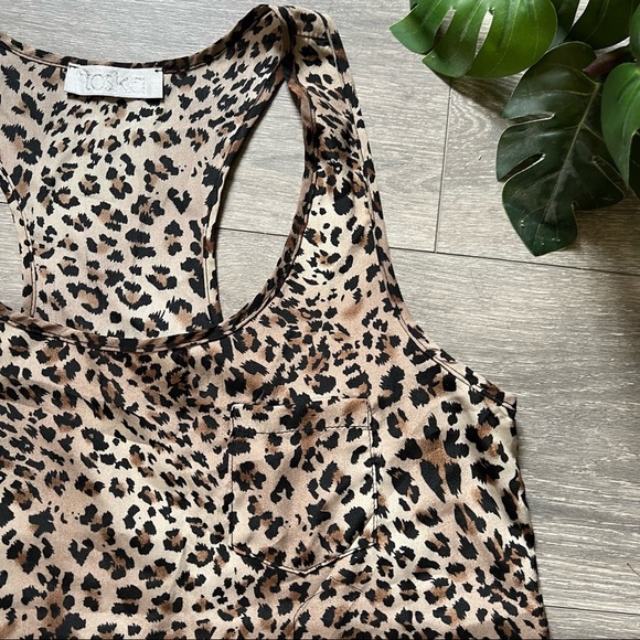 Toska leopard cheetah animal print satin-like Racerback tank blouse. Size S - Picture 2 of 5
